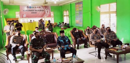 Foto, Dandim 0429/Lamtim dan Kapolres Lampung Timur Dampingi Irwasda Polda Lampung Hadiri Zoom Meeting Bersama Kapolri